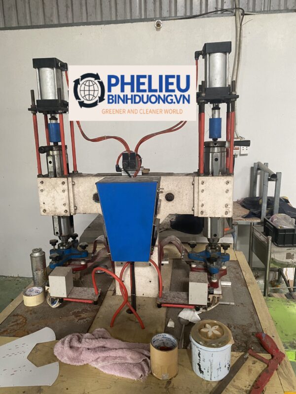 Hình ảnh này chưa có thuộc tính alt; tên tệp của nó là z4926351043257_54dd9b65b64fcd5a3e7e93782405abbd-600x800.jpg